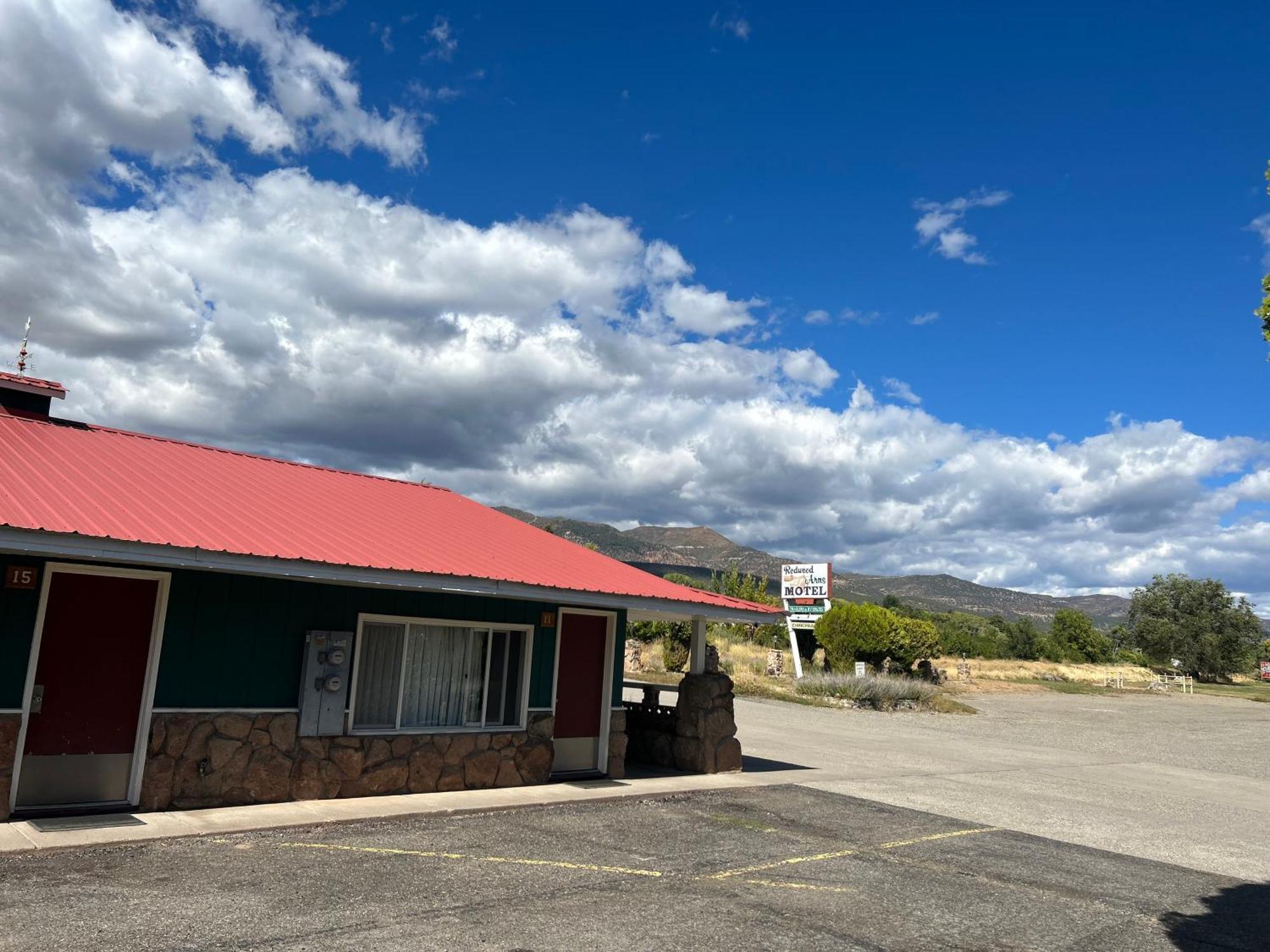 Redwood Arms Motel Paonia Eksteriør bilde